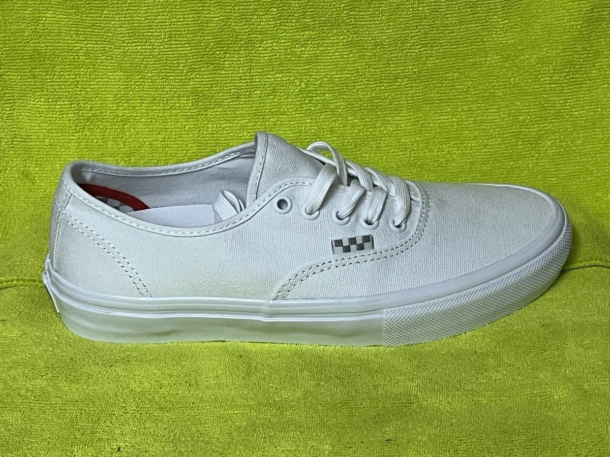 Vans Authentic Pro Classic Skateboard Shoes Men s Size 8.5 Triple