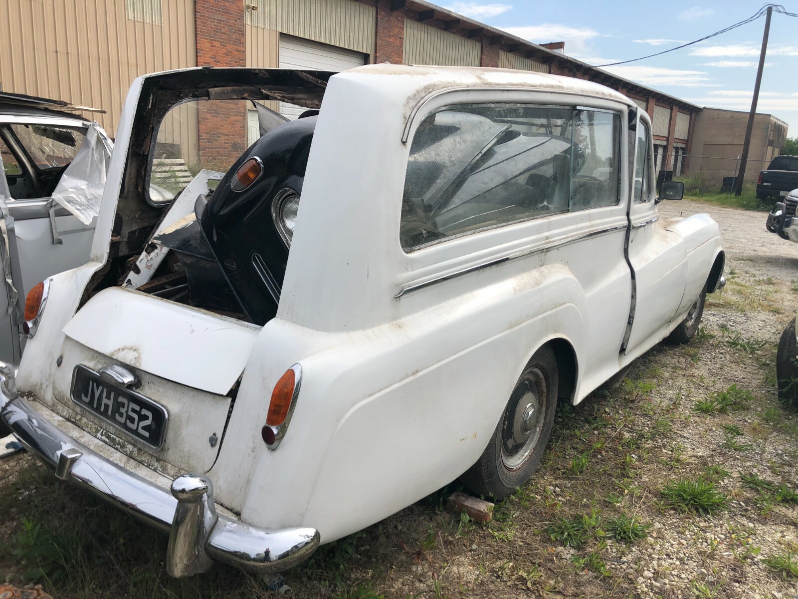 ROLLS ROYCE SILVER WRAITH DAWN BENTLEY SWITCH BOX. WORLDS LARGEST USED INVENTORY