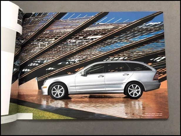2005 Mercedes Benz C240 C320 and Wagon 30-page Car Sales Brochure Catalog Foto 4 de 4