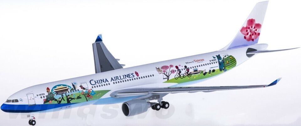 1:200 32CM Hogan CHINA AIRLINE AIRBUS A330-300 Passenger Plane ABS