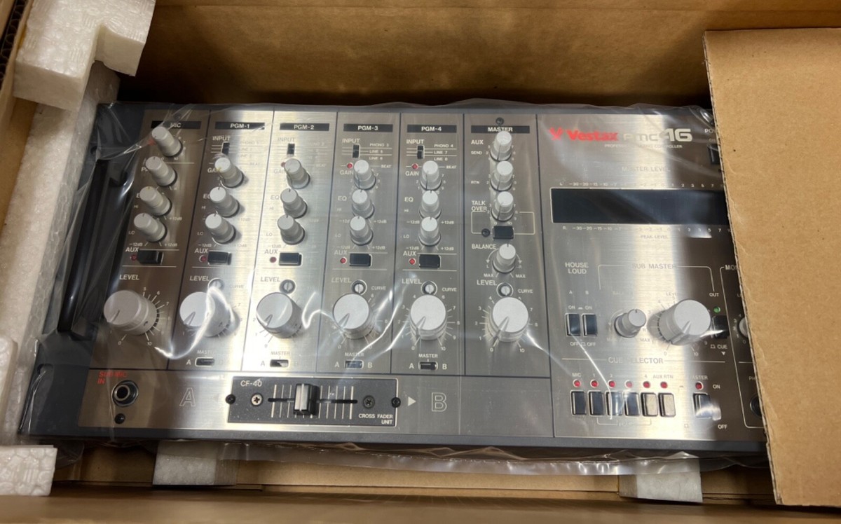 Vestax PMC-46 DJミキサー Vestax PMC 46 RARE GOLD Analogue 4 channel knob Mixer