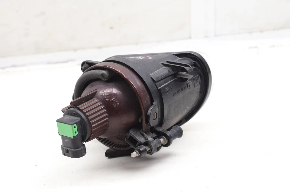 2004-2007 AUDI A8 QUATTRO - LEFT FOG Light / LAMP 4E0941699A - Image 2 of 4