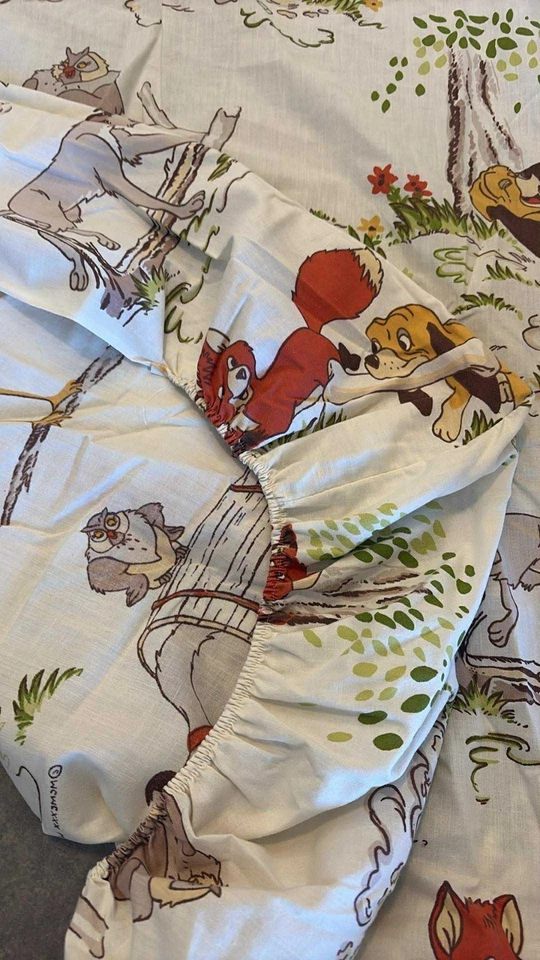 1980 Esmond Walt Disney Productions El zorro y el sabueso estampado ajustado tamaño doble Foto 3 de 4