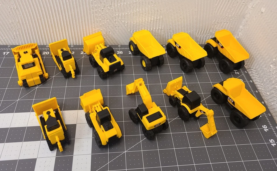 CAT MINI MACHINES Lot Of 11  Construction Vehicles Toy Set Plastic Yellow Black  - Image 3 of 4