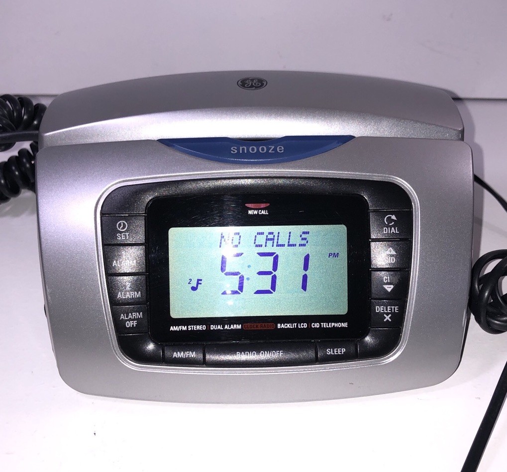 GE 29297GE3-A Corded Bedroom Phone Clock AM/FM Radio Caller ID Alarm VINTAGE