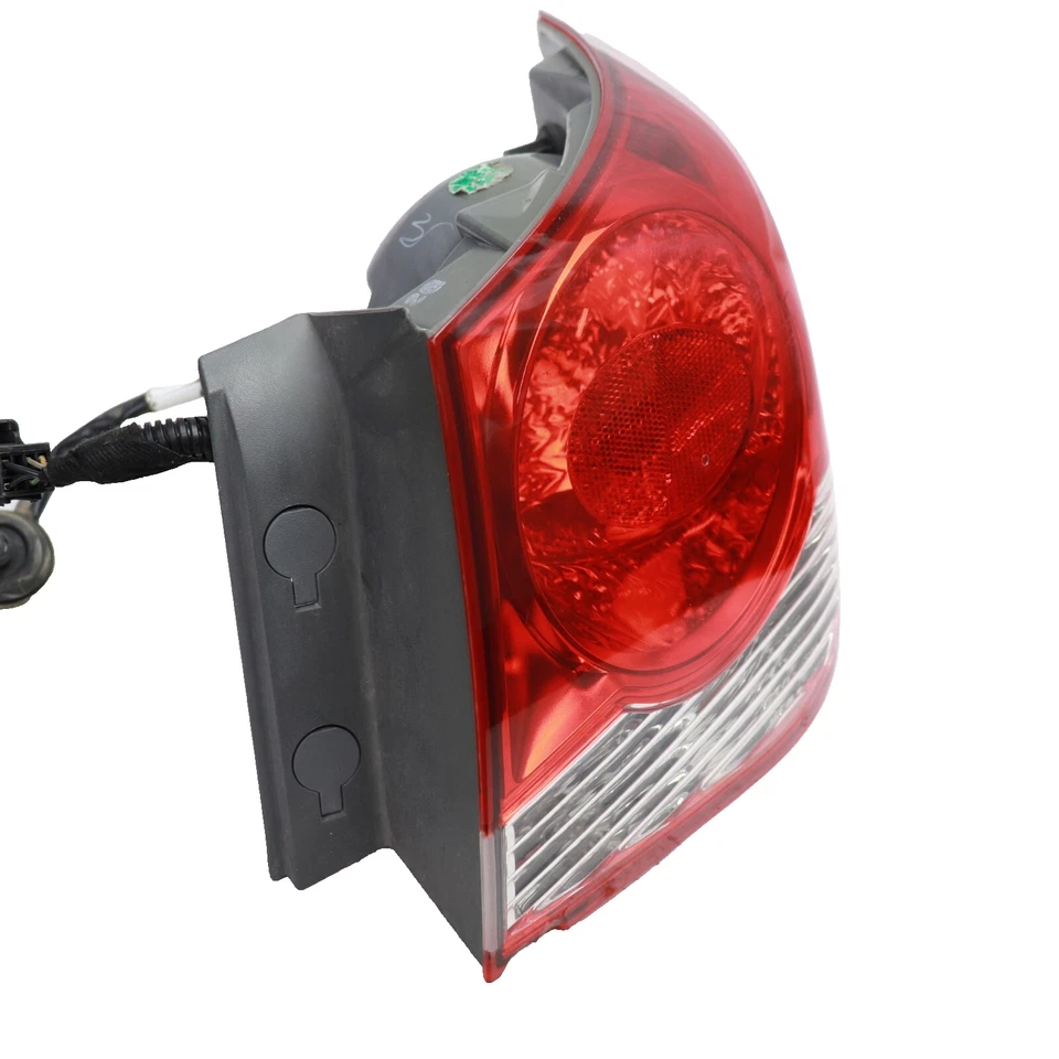 11 12 16 14 15 16 Chevy Cruze luz trasera derecha pasajero 2011 2012 2014 2015 2016 Foto 4 de 4