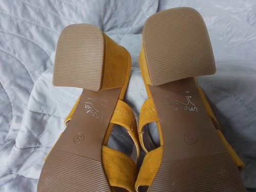 M & S Insolia Mustard Suede Strapy Sandals Low Heel Size UK5 EU38 - Picture 6 of 7