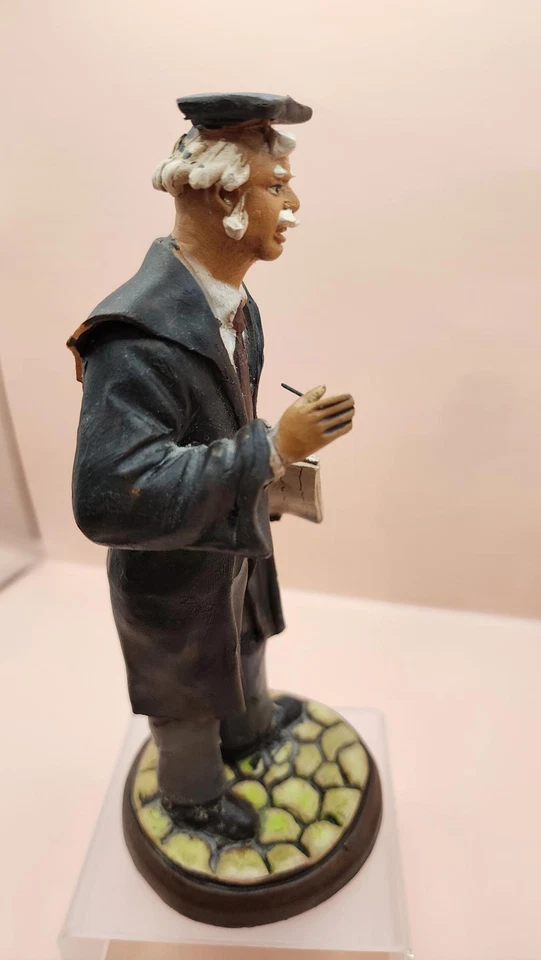 Juez italiano abogado vintage, sosteniendo papel "la legge". Soportes de unos 7,5" Foto 4 de 4