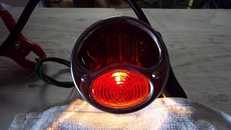 1928-1929-1930-1931 28-29-30-31 Ford model A Lt stop tail light w/ license plate - Image 2 of 4