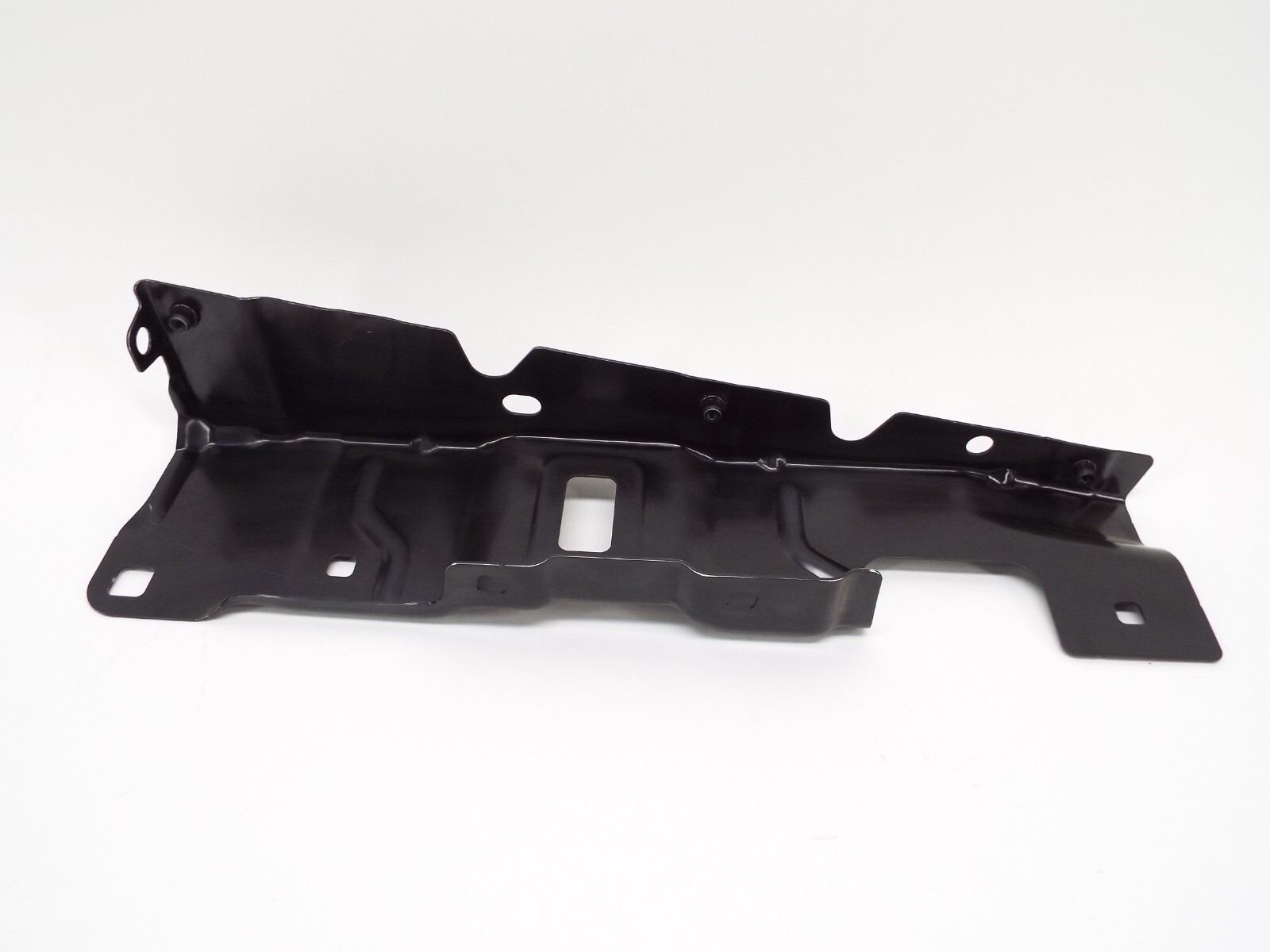 Rivian R1T R1S Left Fender Bracket Support PT00015623
