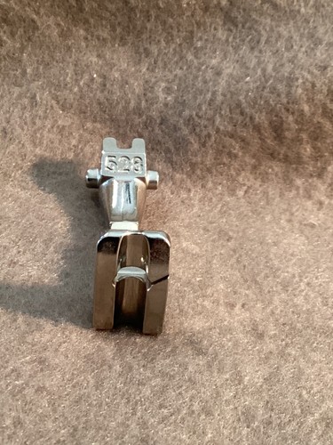 Bernina #528 Sperriger Overlock / Keder Nähfuß für 910 und ältere Maschinen - Bild 4 von 6