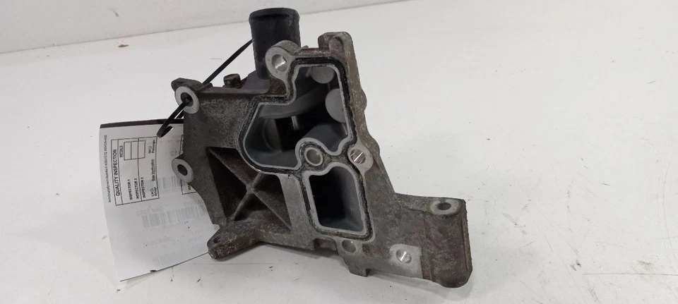Soporte de montaje de carcasa termostato Nissan Versa 2009 2010 2011 2012 Foto 2 de 4