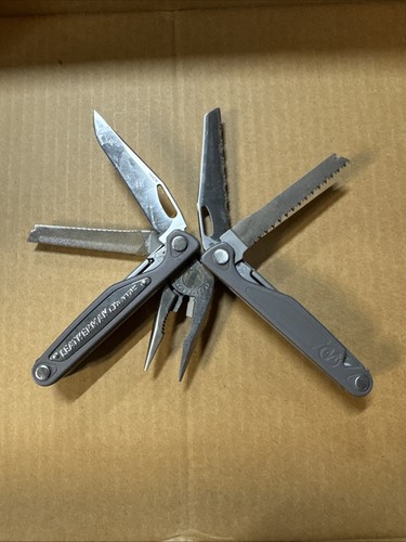 Leatherman Charge Titanium Multitool! Fast Nagelneu