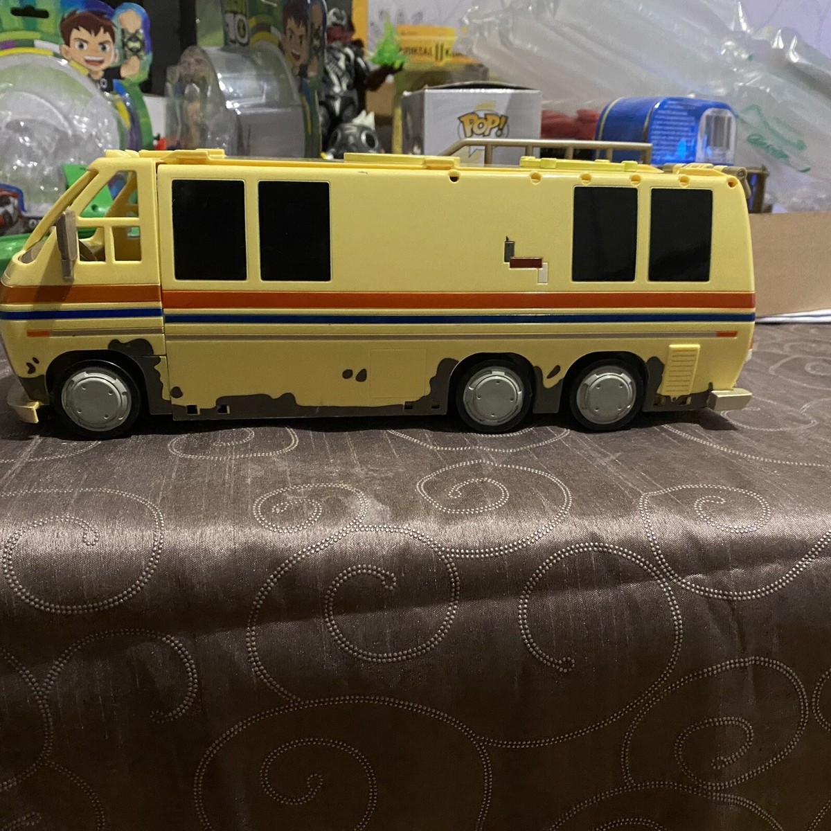 Ben 10 hotsell van toy