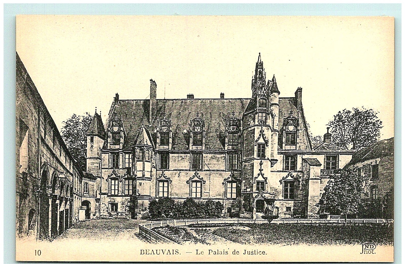 S03-8990, Beaunais, Le Palais De Justice, Vintage Postcard.