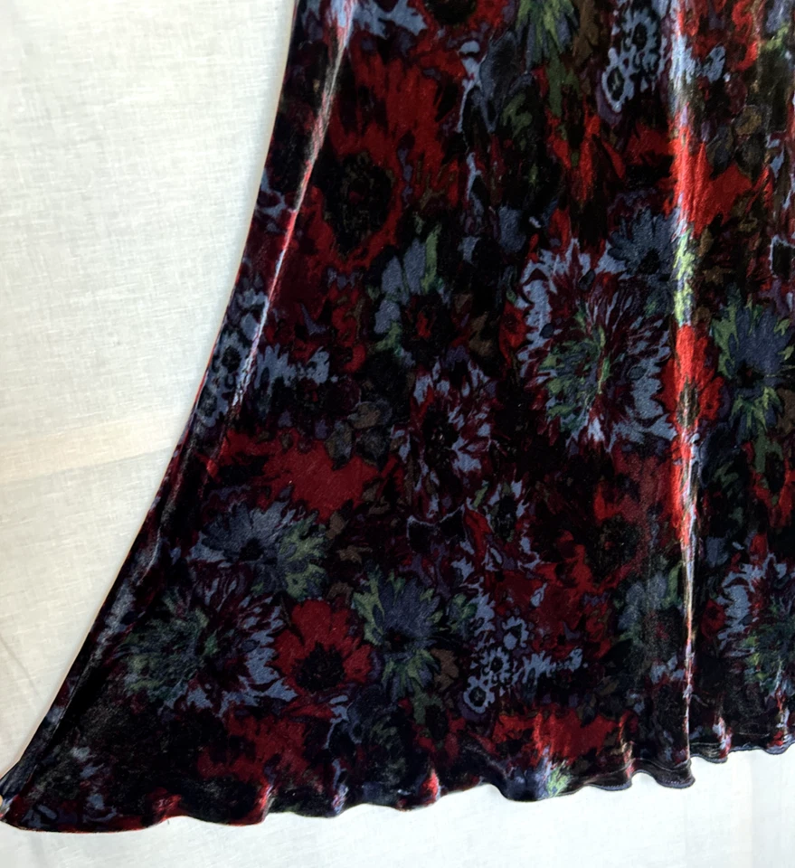 EAST Dress 16 Silk Blend Velvet Midi Short Sleeves Empire Waist - Image 4 of 4