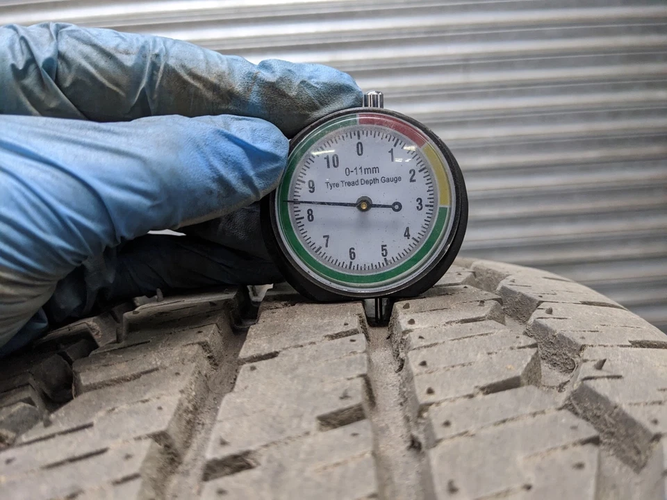 KIA SORENTO 2007 MK1 2.5 CRDI RESERVERAD PLATZSPARER 16" 245/70R16 7,5MM - Bild 2 von 4