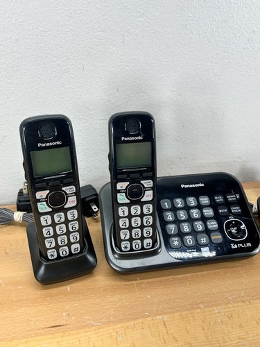 Panasonic Cordless Phones Model #KX-TG4741 Base/Handset, 3 Handsets, 2 Xtra Base - Photo 3/17