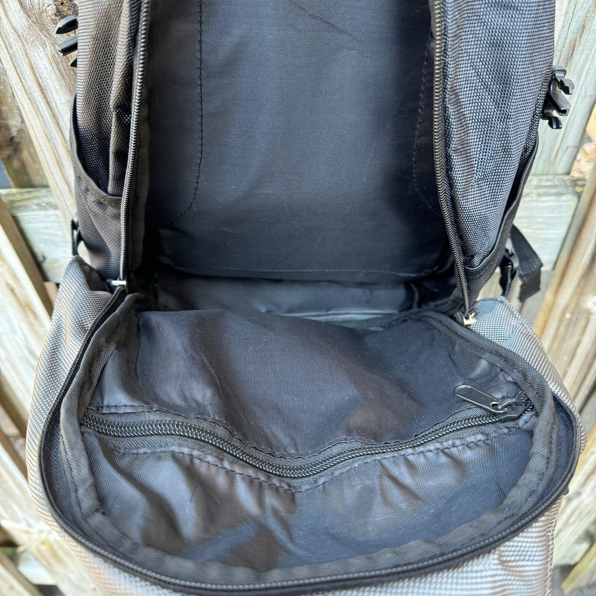 バッグ Oakley Backpack 00s y2k Rare Oakley Vintage Y2K Backpack 00s Black Grey Bag READ | eBay