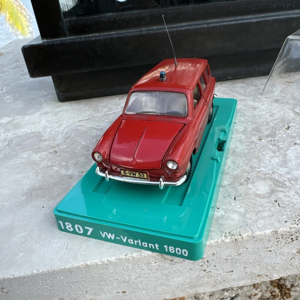 Marklin VW Variant 1600 - NEAR MINT - Red - Vintage 1:43 Volkswagen Germany Made - Image 2 of 4
