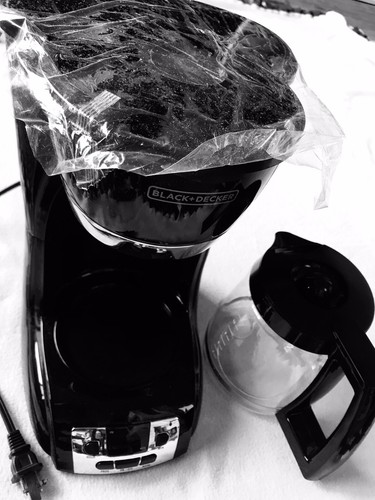 12 Cup Coffeemaker * New Display w Replacment Carafe * DCM2160B * Black Decker - Picture 4 of 5