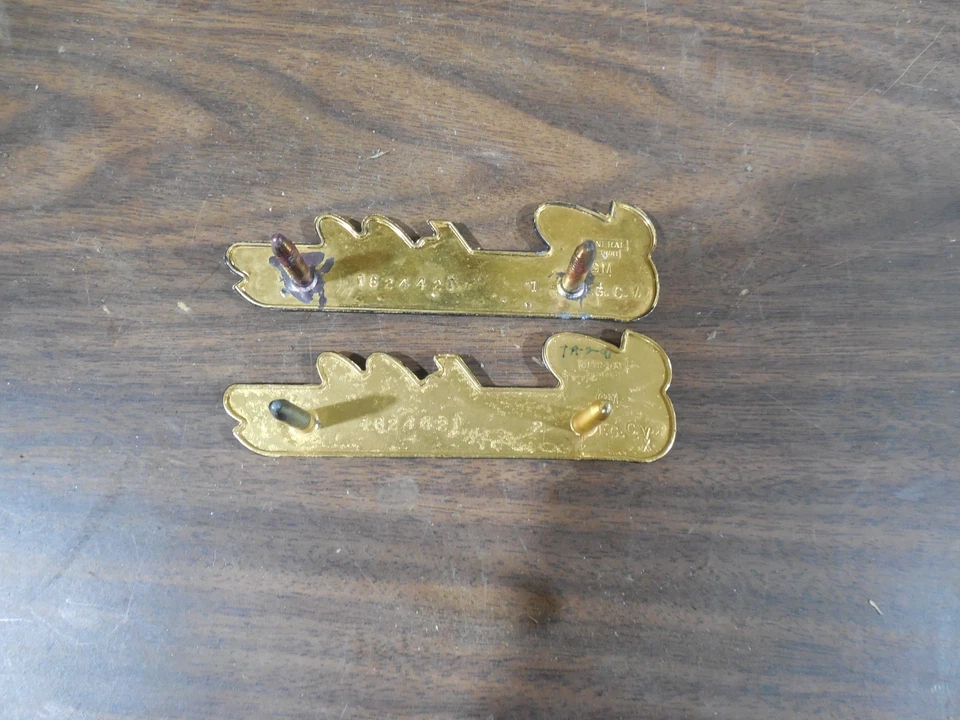 Cadillac OEM 1985-1992 DeVille Eldorado dorado parrilla delantera emblema insignia 1624421  Foto 2 de 2