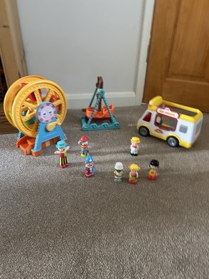 ELC Happyland Kirmes Piratenschiff, Riesenrad, Eiswagen, Clowns, Stelzen. 