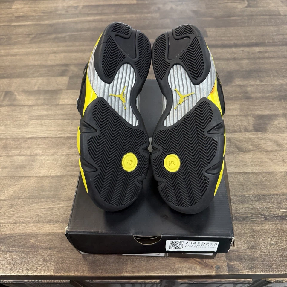 Talla 9 - Air Jordan 14 Retro Thunder (NUEVO) Foto 4 de 4