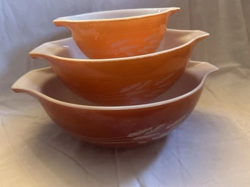 Set of 3 Vintage Pyrex Nesting Cinderella Mixing Bowls Autumn Harvest Wheat