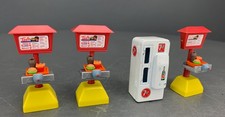 Lot 1:43 Road Champs 3 Ted's Drive-in posts, Ertl 7-Up Machine D1429