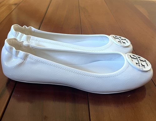 TORY BURCH MINNIE TRAVEL BALLET FLAT GARDENIA PATENT LEATHER LOGO SZ US 9.5 NIB - Picture 3 of 12