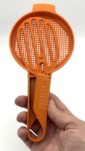 Vintage Tupperware Orange Sift-It Sifter flour or Powdered Sugar #1689 - Picture 3 of 3