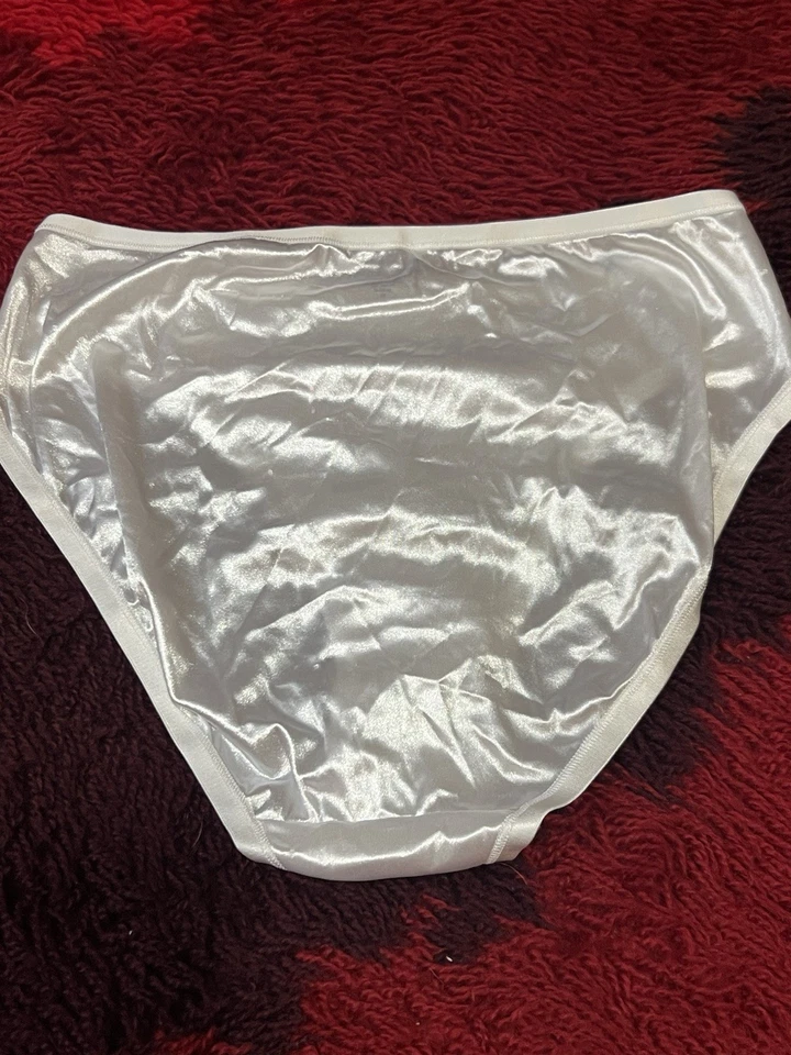 Vtg VICTORIAS SECRET SECOND SKIN SATIN PANTIES sz M White - Image 3 of 4