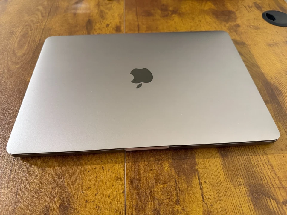 Apple MacBook Pro ,Touch Bar, 2.9GHz Dual-core Intel Core i5,16GB RAM, 512GB SSD - Image 3 of 4