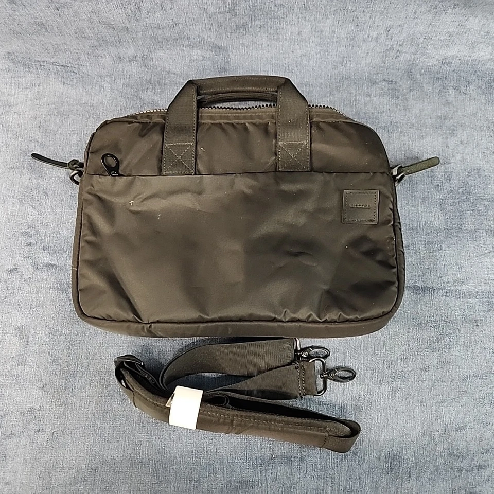Bolso para portátil Incase Brújula Brief 13" con correa de hombro negra de nailon de vuelo u-11H Foto 4 de 4