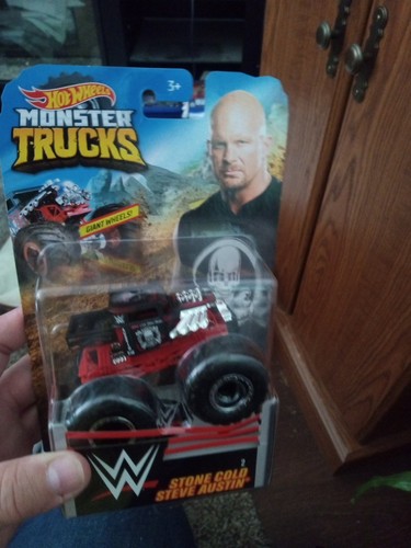 Hot Wheels Monster Trucks Stone Cold Steve Austin - Picture 2 of 6