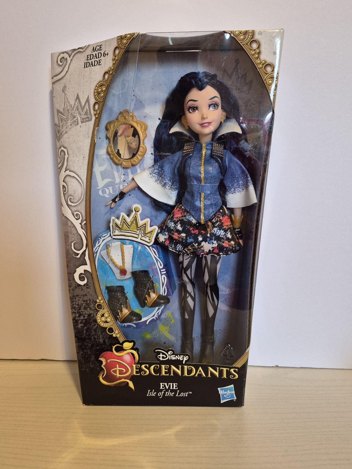 HASBRO -Disney DESCENDANTS EVIE Isle of the Lost - Doll 11.5