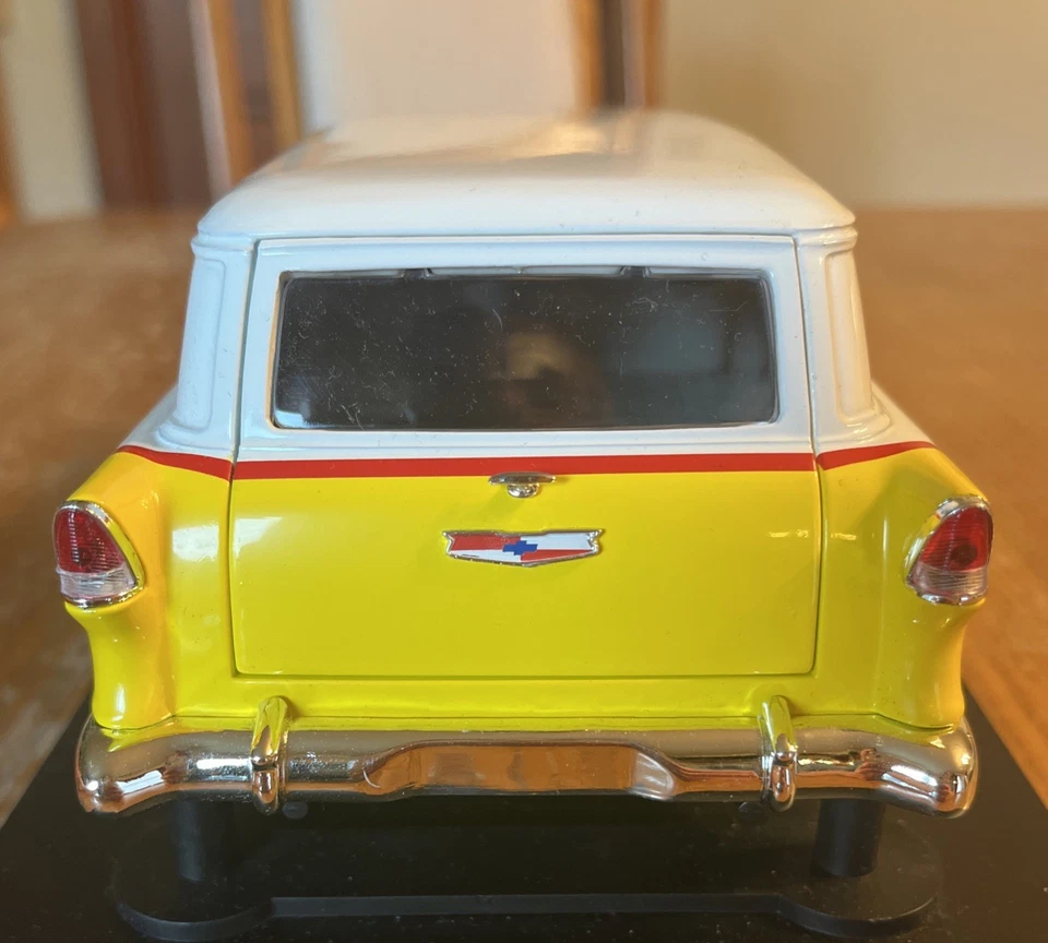 2004 JOHNNY LIGHTNING COCA-COLA 1955 CHEVY SEDAN 1:18 DIECAST Model Car - Image 4 of 4