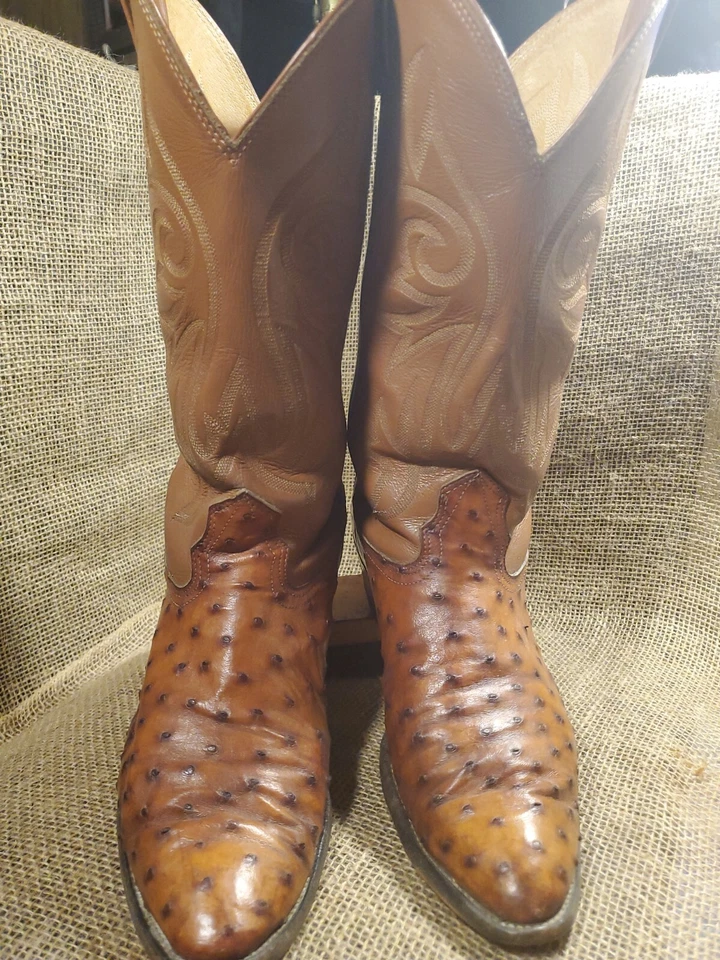 Botas femininas Full Quill Ostrich Nacona, tamanho 9,5 D  - Imagem 2 de 4