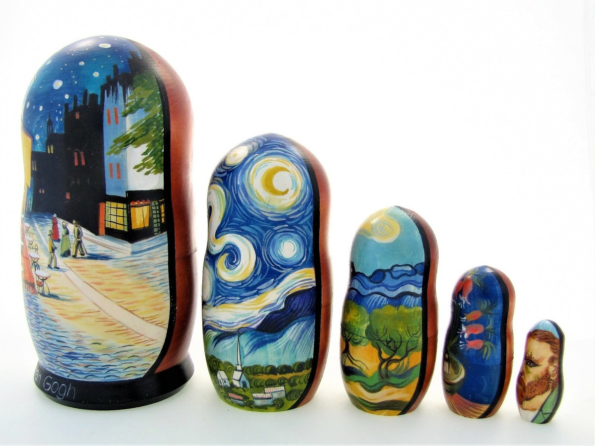 Matryoshka wooden russian nesting dolls fairy tale troika. Matriochka poupée russe de collection