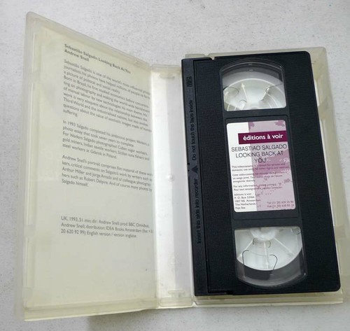 Snell,SEBASTIAO SALGADO:LOOKING BACK AT YOU,VHS, ed.à see/BBC 1993[photograph - Picture 2 of 3