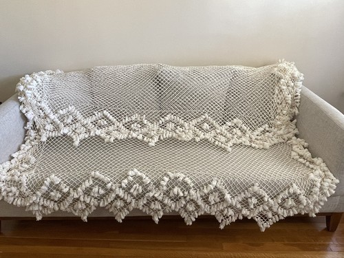 Vtg  Bedspread  Macrame Openwork Netting Knotted Boho Cottage Core Granny Core - Picture 1 of 5