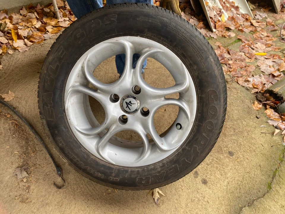 Juego llantas y neumáticos Konig Tweak'd 5x112 16x7 Foto 3 de 4