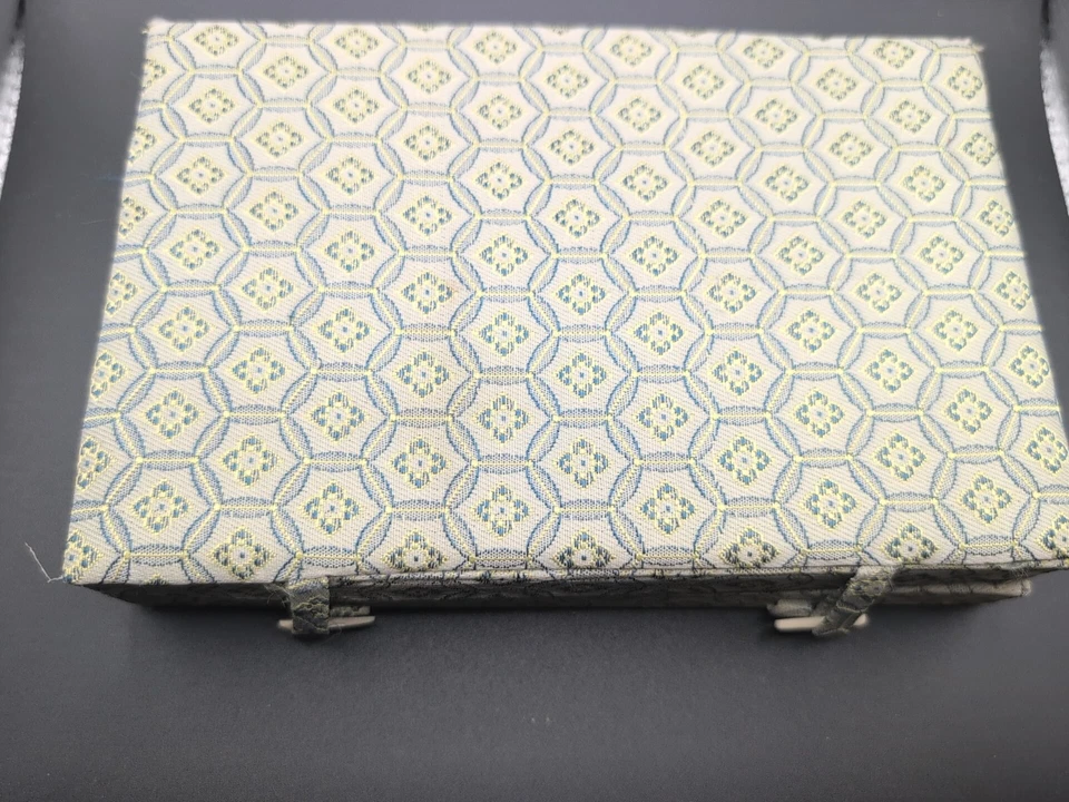 Máscaras de Ópera de Pekín en caja decorativa. Mini máscara vintage pintada a mano de 8 piezas. Foto 4 de 4