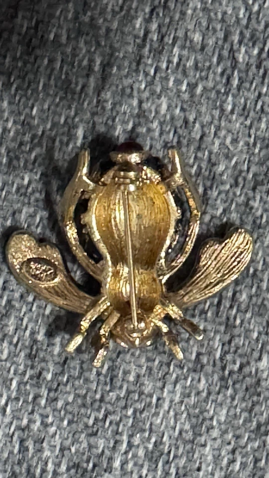 RARE Vintage Joan Rivers Imperial Bee Enamel Pin Brooch - Image 4 of 4
