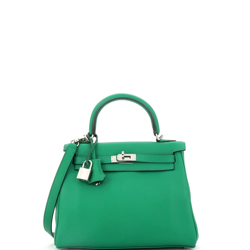 Bolso de Mano Hermes Kelly Verde Swift con Herrajes de Paladio 25