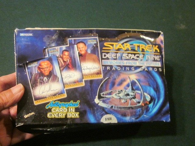 STAR TREK DEEP SPACE NINE DS9 MEMORIES FROM THE FUTURE GARAGE SALE FIND AS IS