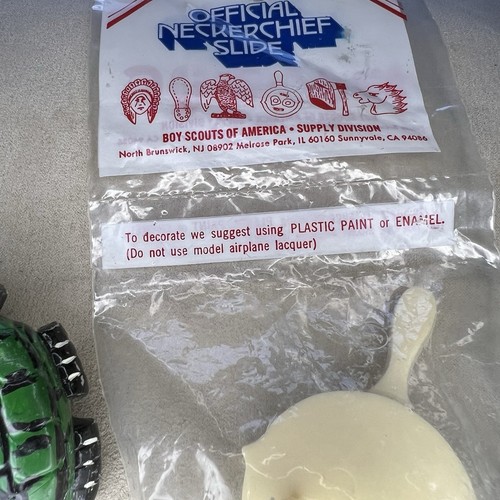 BSA 2 Magnus Plastic Neckerchief Slides Turtle Painted & Cast-Iron Pan SS-304 - Picture 7 of 9