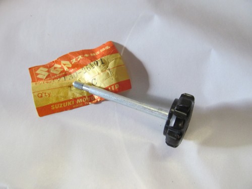 NOS Suzuki TS125 TS 1975-1977 OEM Genuine Frame Cover Knob 47130-26101 - Picture 3 of 4