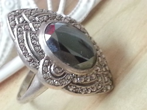 Silber Art Deco große facettierte ovale Hämatit Zargenfassung & Markasiten Ring. Größe O - Bild 7 von 9